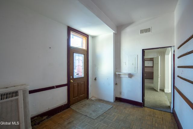 184 Central Avenue, Albany, NY 12206