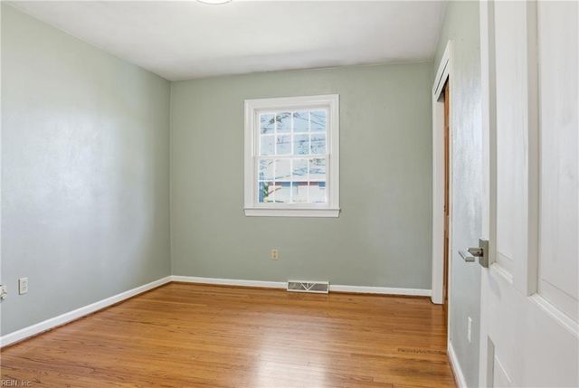 5935 Lathan RD, Norfolk, VA 23502