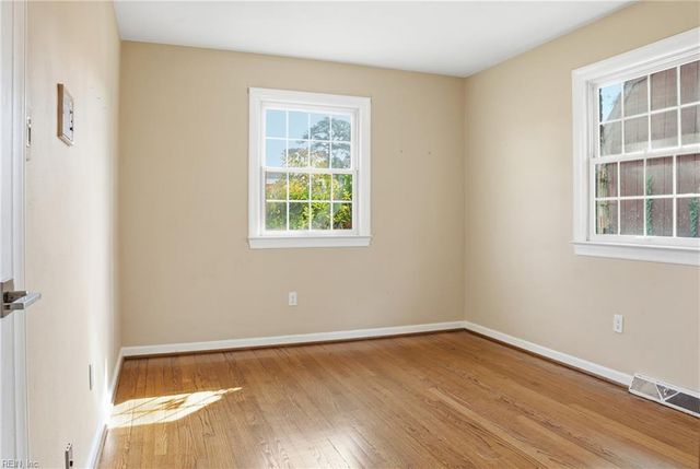 5935 Lathan RD, Norfolk, VA 23502