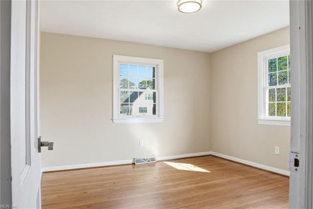 5935 Lathan RD, Norfolk, VA 23502