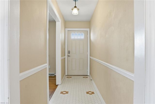 5935 Lathan RD, Norfolk, VA 23502