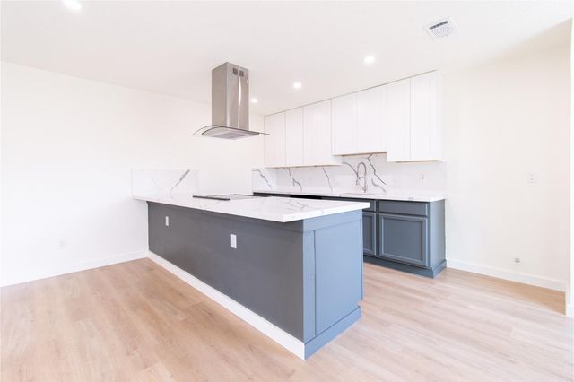 3906 Knotty Oaks Trail, Houston, TX 77045