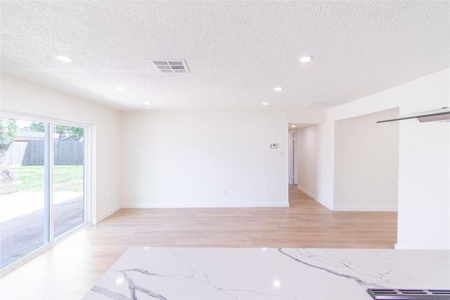 3906 Knotty Oaks Trail, Houston, TX 77045