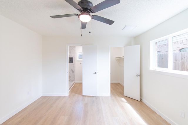 3906 Knotty Oaks Trail, Houston, TX 77045