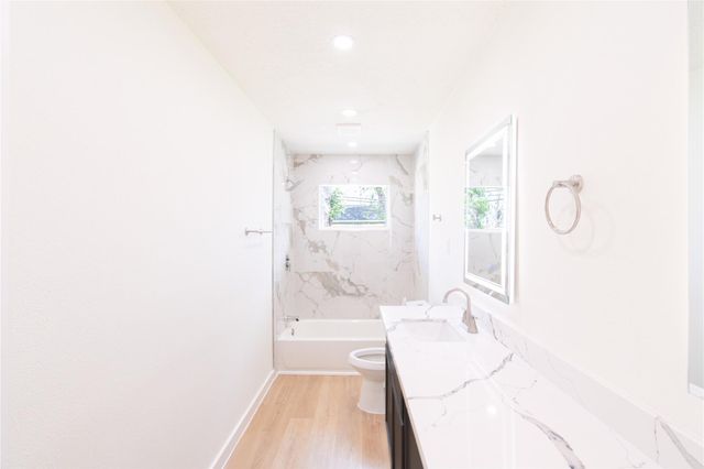 3906 Knotty Oaks Trail, Houston, TX 77045