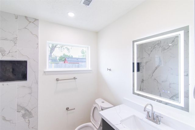 3906 Knotty Oaks Trail, Houston, TX 77045