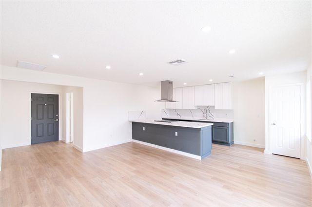 3906 Knotty Oaks Trail, Houston, TX 77045