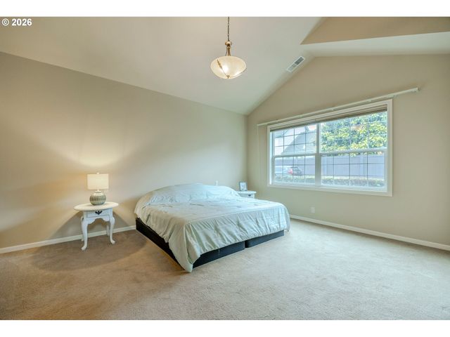 3128 LAKE CREST Dr, Eugene, OR 97408