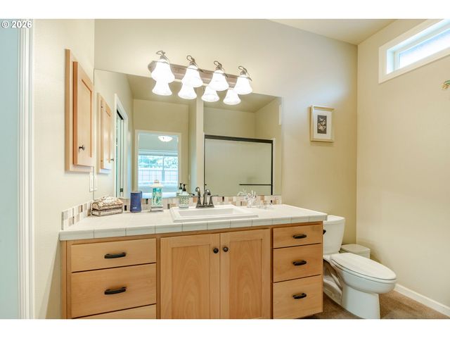 3128 LAKE CREST Dr, Eugene, OR 97408