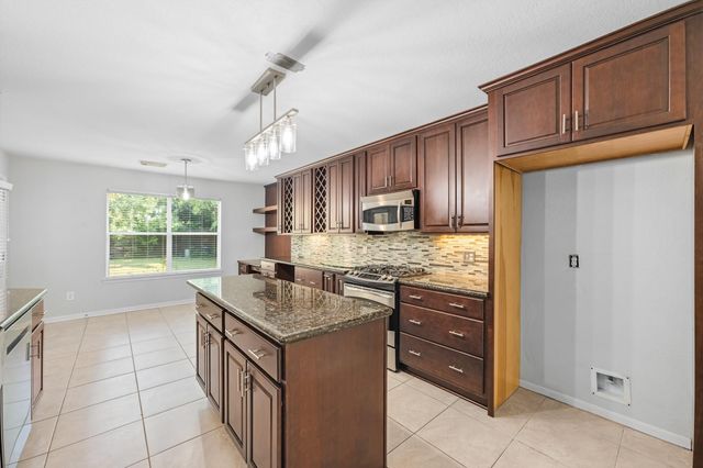 7909 Silver Oak Drive, Texas City, TX 77591