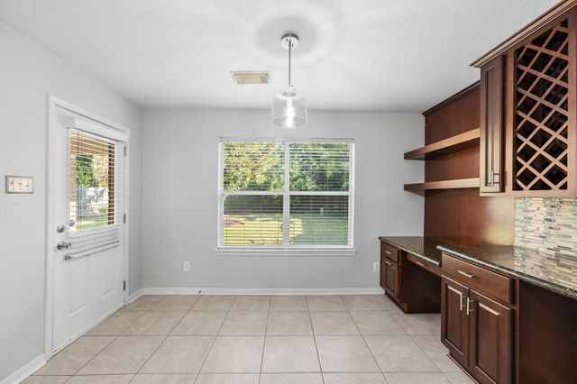7909 Silver Oak Drive, Texas City, TX 77591