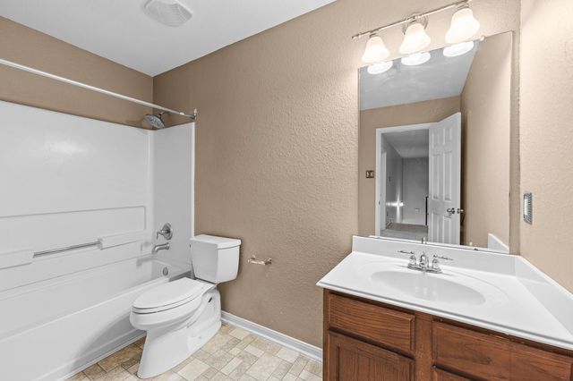 7909 Silver Oak Drive, Texas City, TX 77591