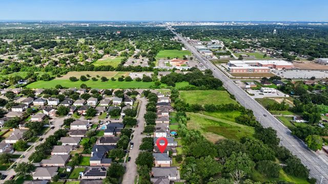 7909 Silver Oak Drive, Texas City, TX 77591