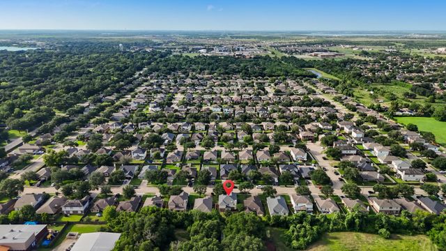 7909 Silver Oak Drive, Texas City, TX 77591