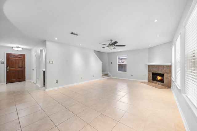 7909 Silver Oak Drive, Texas City, TX 77591
