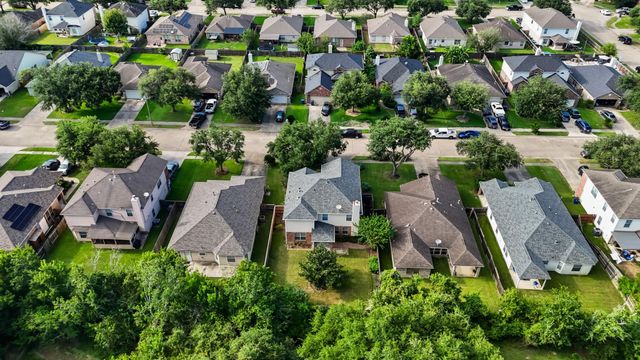 7909 Silver Oak Drive, Texas City, TX 77591