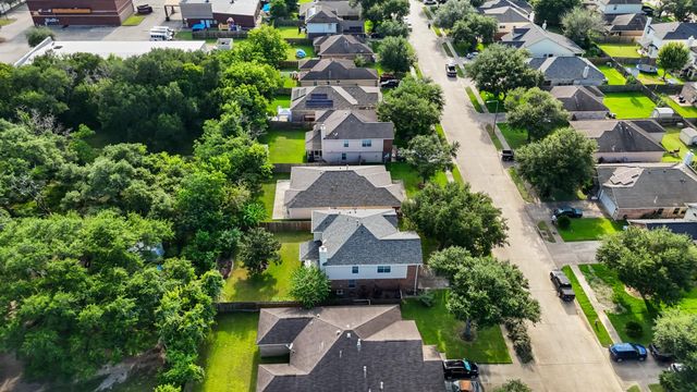 7909 Silver Oak Drive, Texas City, TX 77591