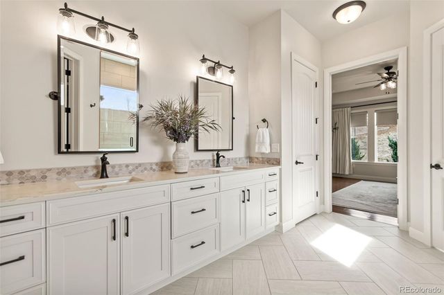 10219 W Coal Mine Place, Littleton, CO 80127