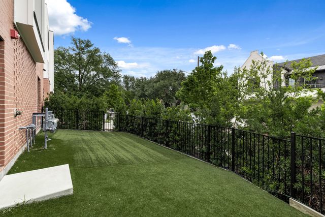 3909 Hawthorne Avenue 101, Dallas, TX 75219