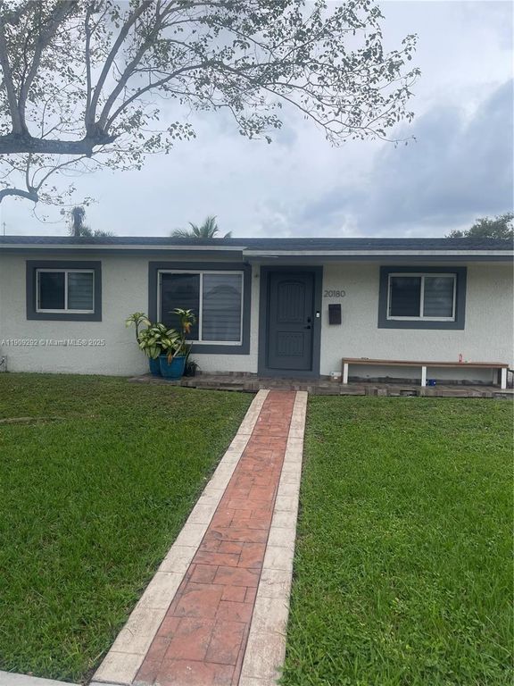 20180 NW 14th Ct, Miami Gardens, FL 33169