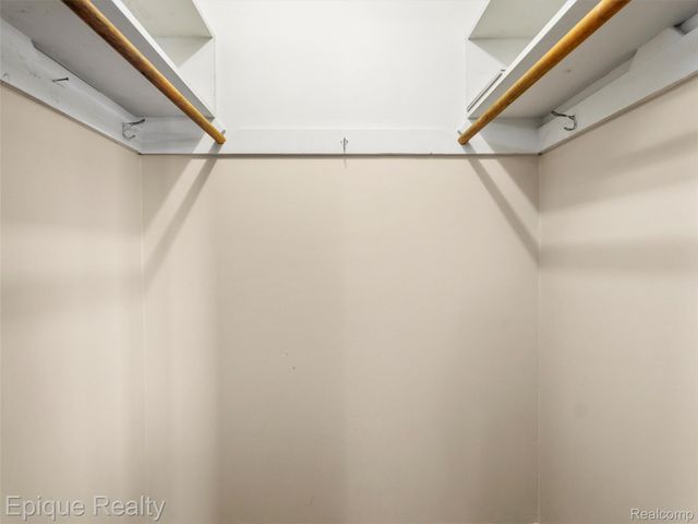 2915 W 13 Mile Road 101, Royal Oak, MI 48073