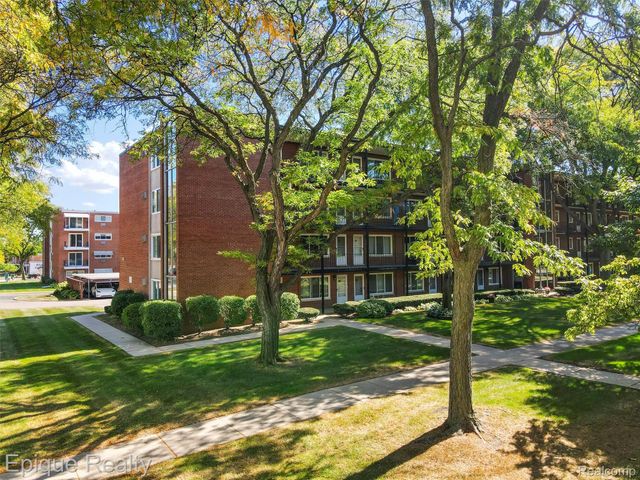 2915 W 13 Mile Road 101, Royal Oak, MI 48073