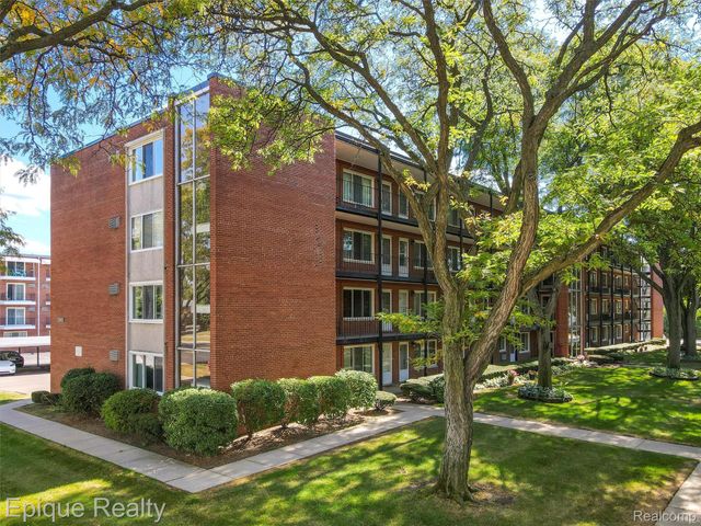2915 W 13 Mile Road 101, Royal Oak, MI 48073