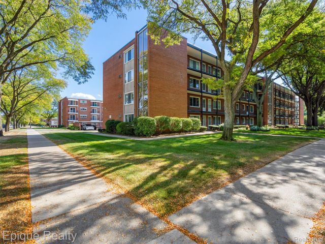 2915 W 13 Mile Road 101, Royal Oak, MI 48073