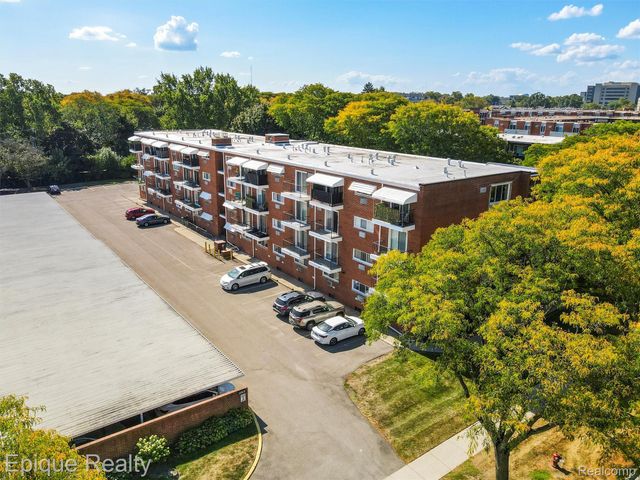 2915 W 13 Mile Road 101, Royal Oak, MI 48073