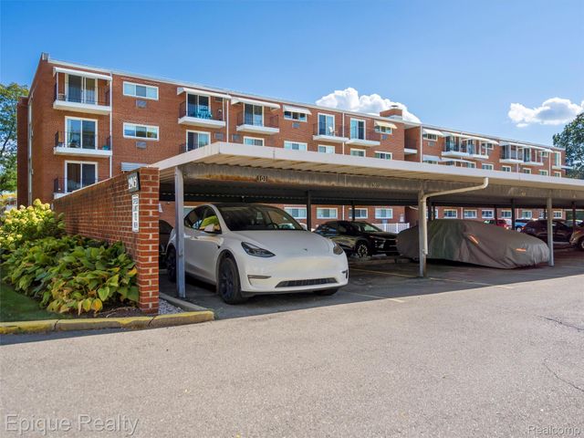 2915 W 13 Mile Road 101, Royal Oak, MI 48073