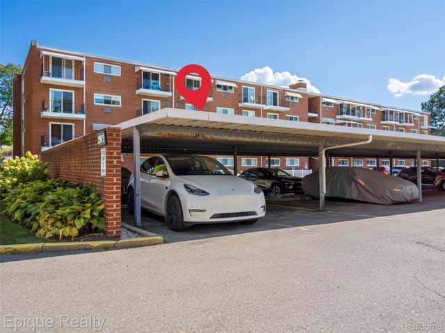 2915 W 13 Mile Road 101, Royal Oak, MI 48073