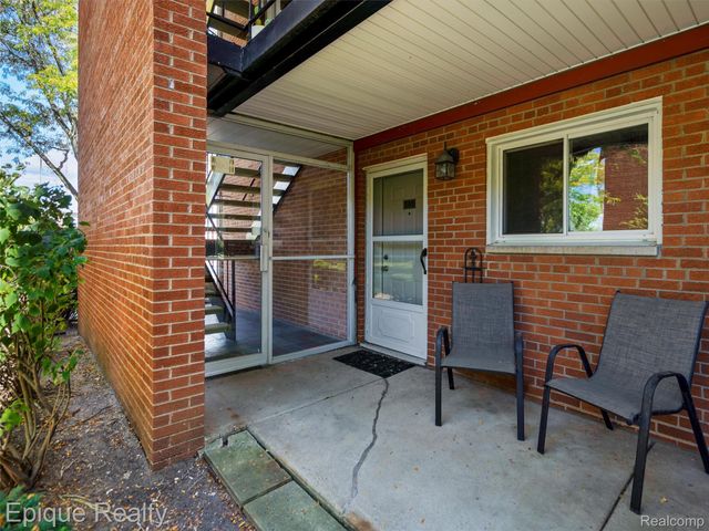 2915 W 13 Mile Road 101, Royal Oak, MI 48073