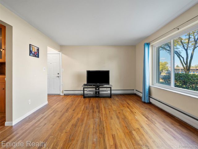 2915 W 13 Mile Road 101, Royal Oak, MI 48073