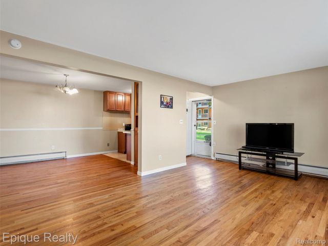 2915 W 13 Mile Road 101, Royal Oak, MI 48073