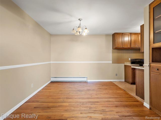 2915 W 13 Mile Road 101, Royal Oak, MI 48073