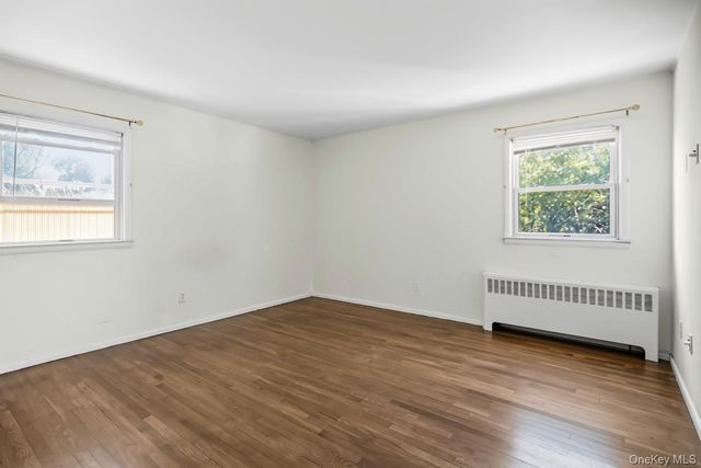 19 W Farms Lane, Commack, NY 11725