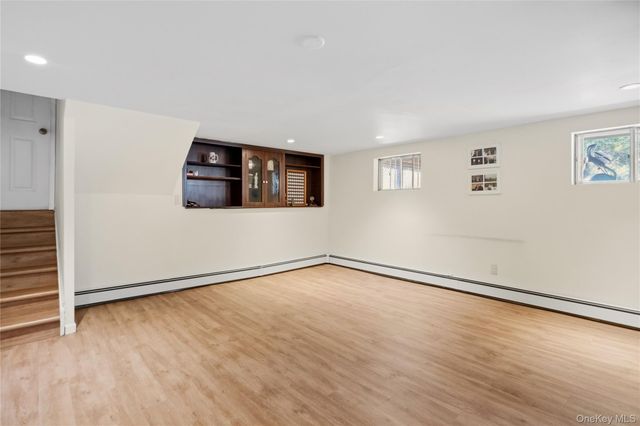 19 W Farms Lane, Commack, NY 11725