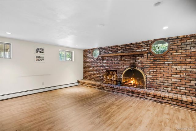 19 W Farms Lane, Commack, NY 11725