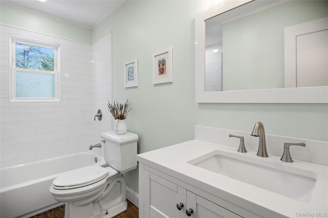 19 W Farms Lane, Commack, NY 11725