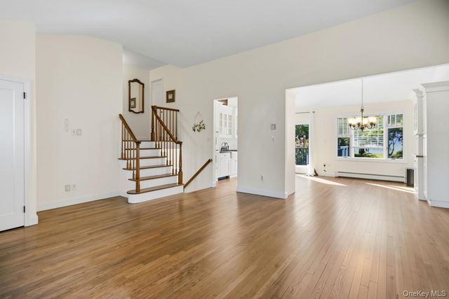 19 W Farms Lane, Commack, NY 11725