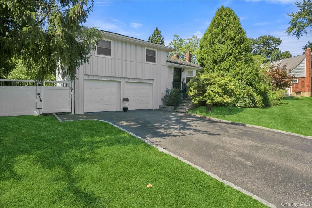 19 W Farms Lane, Commack, NY 11725 — photo 3