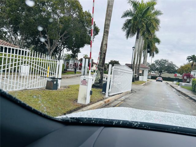 20807 NW 3rd Ct 2807, Pembroke Pines, FL 33029