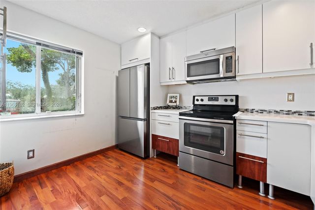 20807 NW 3rd Ct 2807, Pembroke Pines, FL 33029