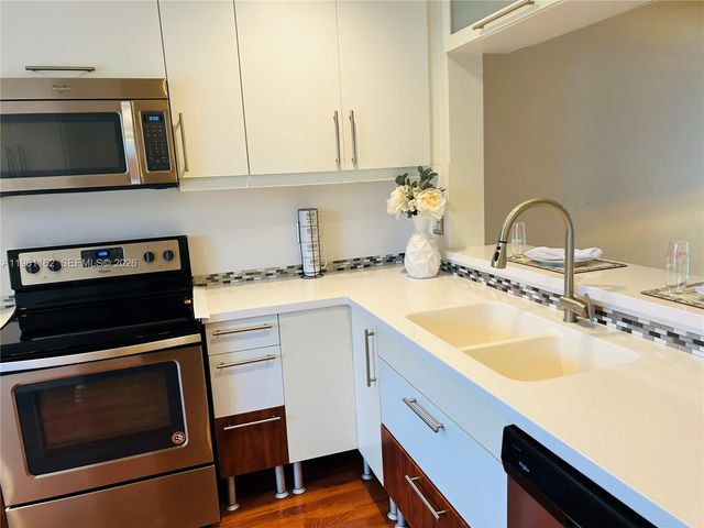 20807 NW 3rd Ct 2807, Pembroke Pines, FL 33029