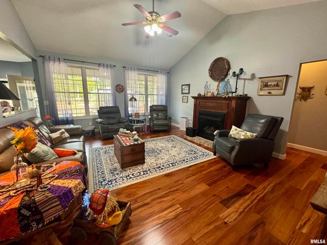 17794 E FAIRFIELD Road, Mt Vernon, IL 62864