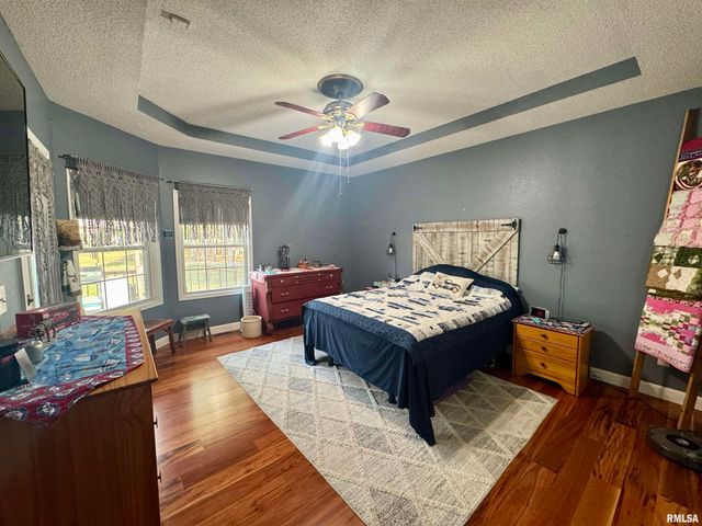 17794 E FAIRFIELD Road, Mt Vernon, IL 62864