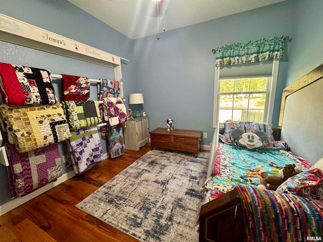 17794 E FAIRFIELD Road, Mt Vernon, IL 62864