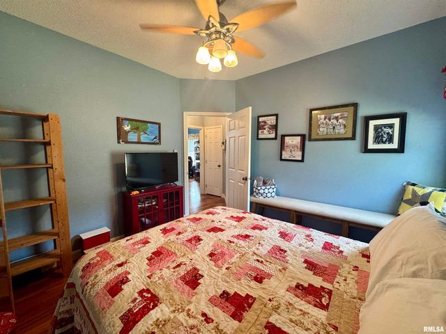 17794 E FAIRFIELD Road, Mt Vernon, IL 62864