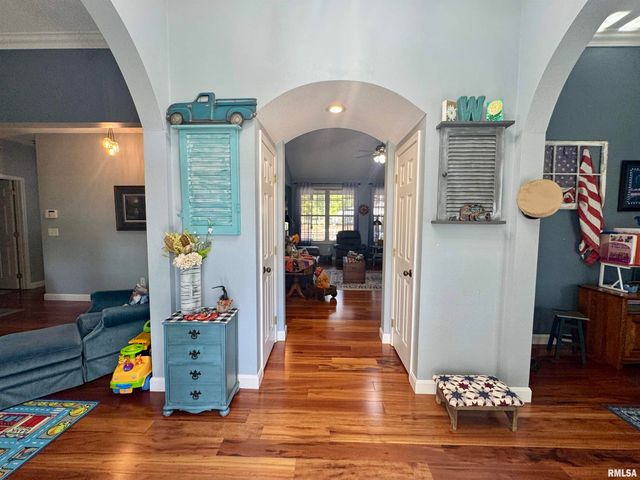 17794 E FAIRFIELD Road, Mt Vernon, IL 62864