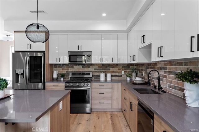 11858 W Flower Lane, Valley Village, CA 91607